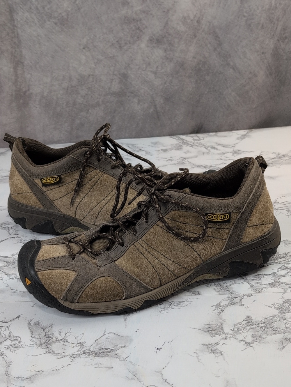 KEEN Suede Hiking Shoes Mens Size 10.5 Trail Walking Low Top Brown